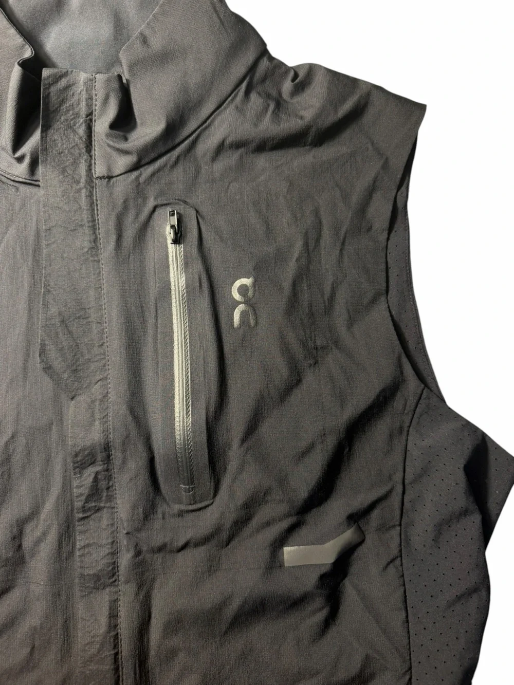 On Running Weather vest women’s black lightweight reflective zip Pockets sz M